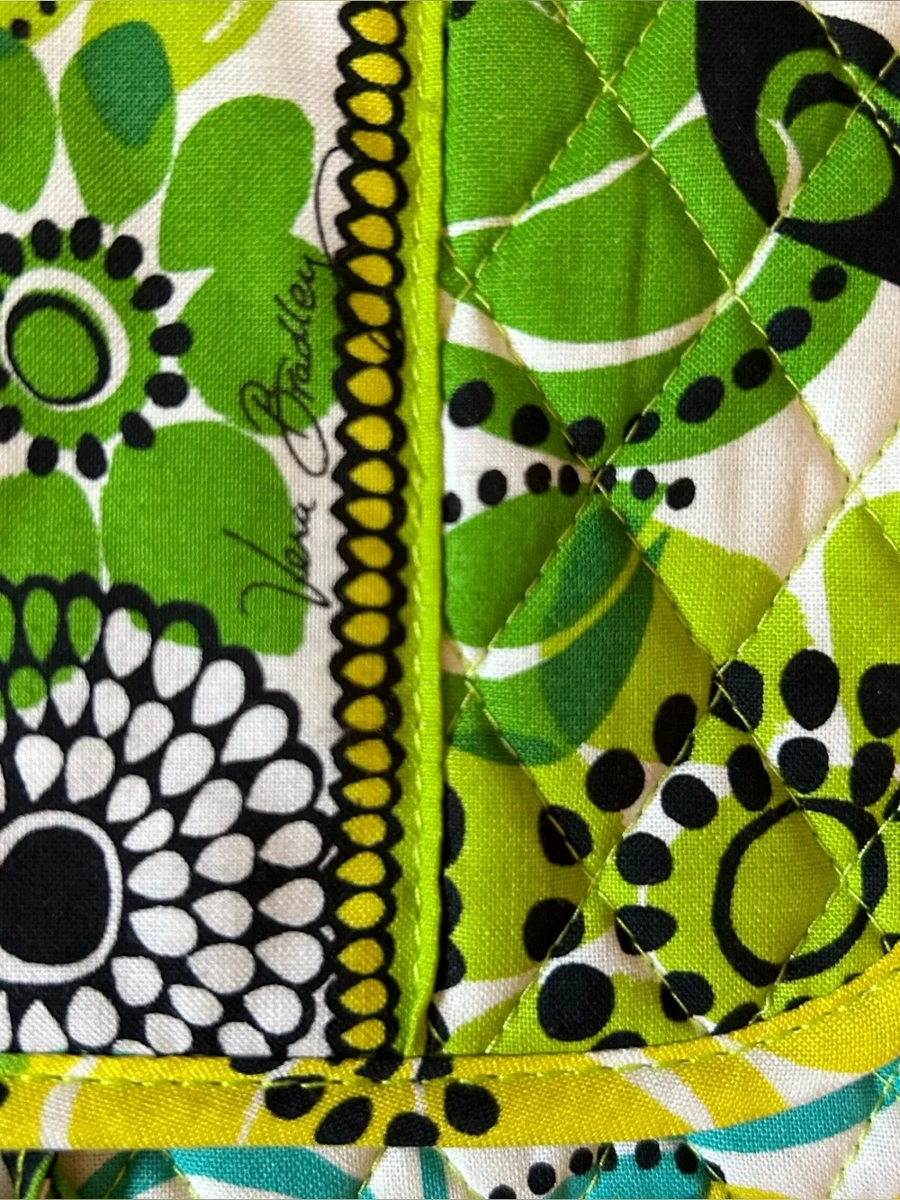 NWT Vera Bradley Limes Up Green Yellow Cosmetic Bag Make Up Organizer Travel Bag